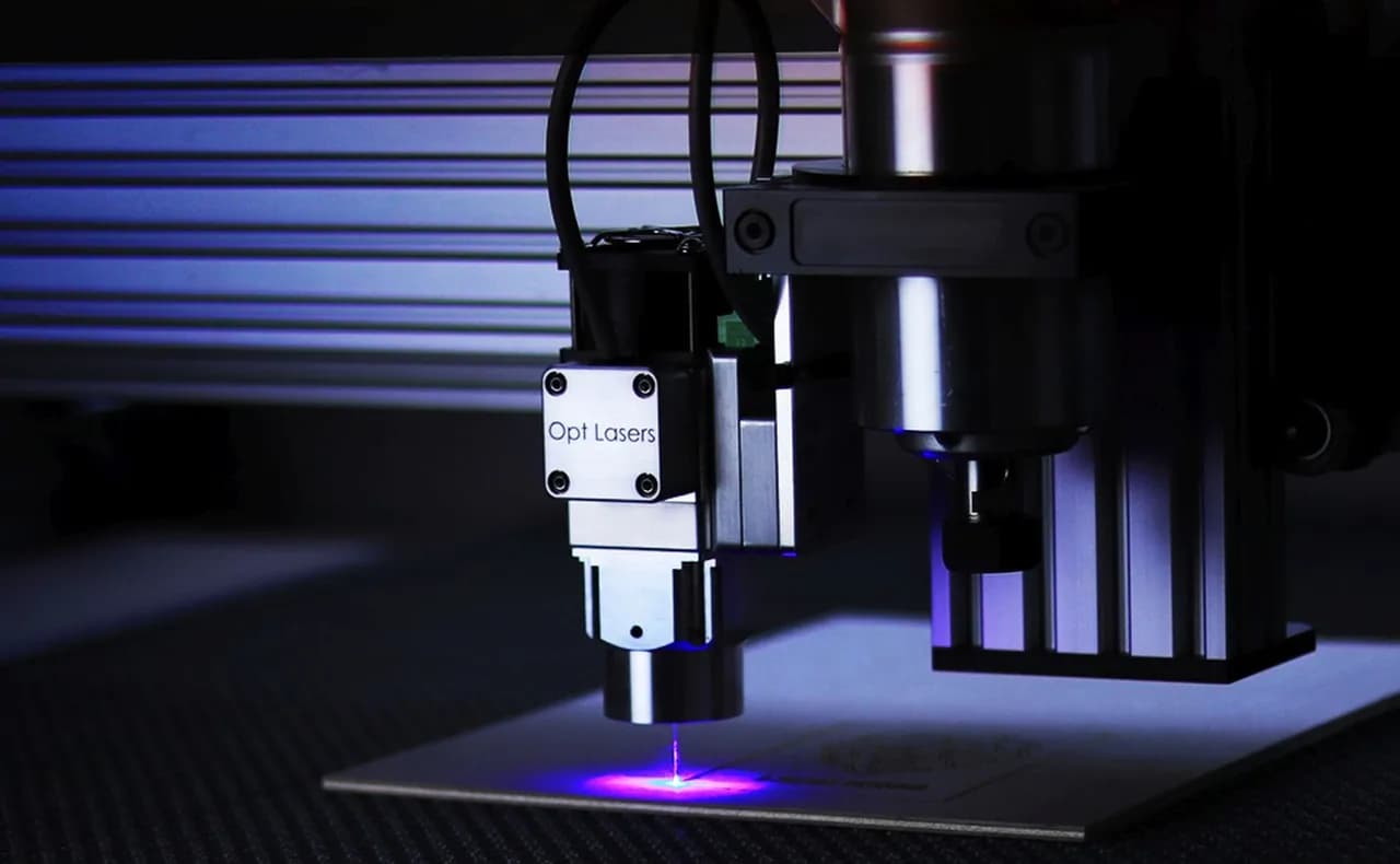 ROI di una Macchina Taglio Laser: Come Calcolare il Ritorno sull'Investimento