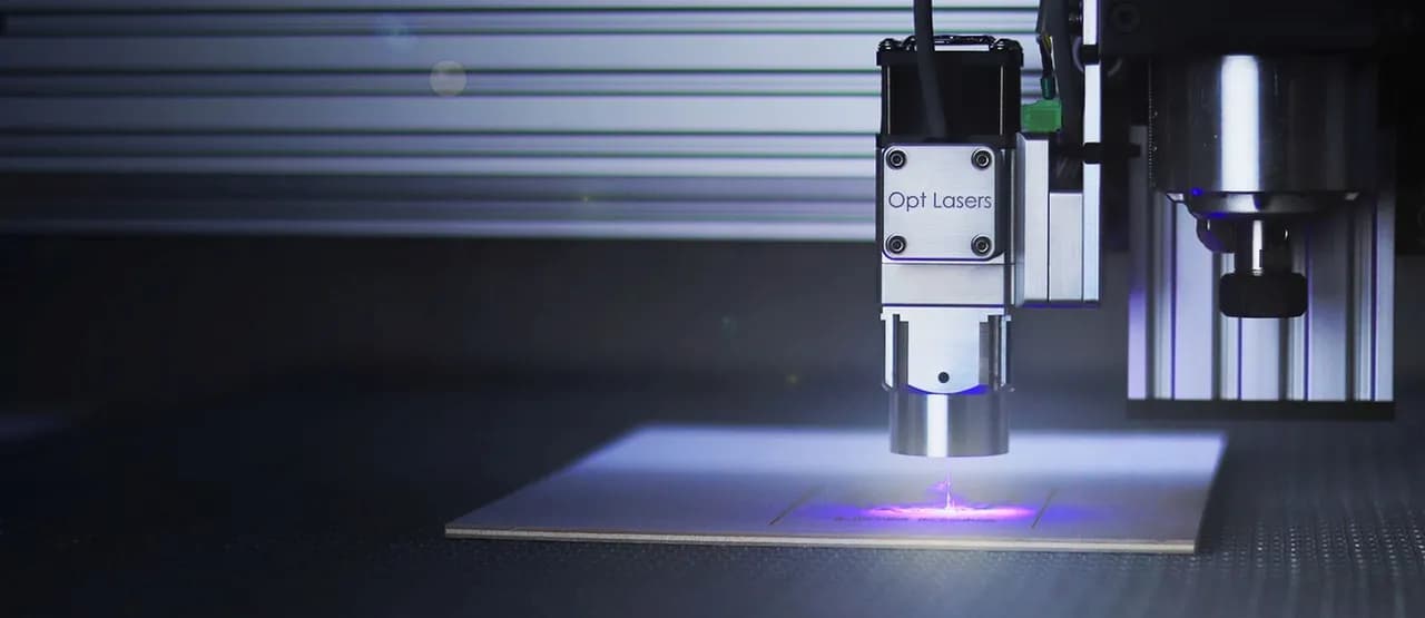 Taglio Laser Fibra vs CO2: Perché le Aziende Stanno Migrando nel 2026